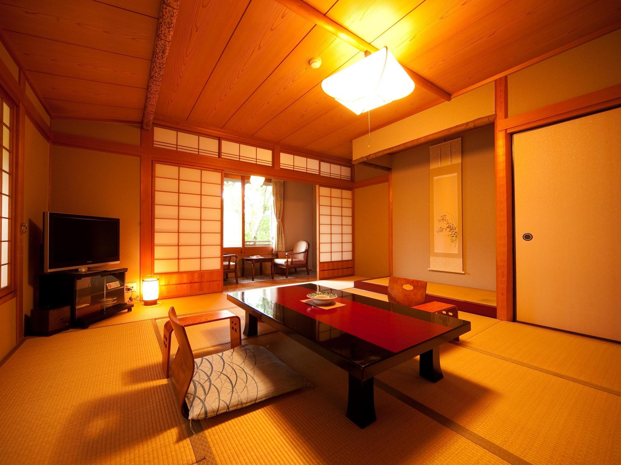 Hotel Ryotei Tanokura Yufu Exterior foto